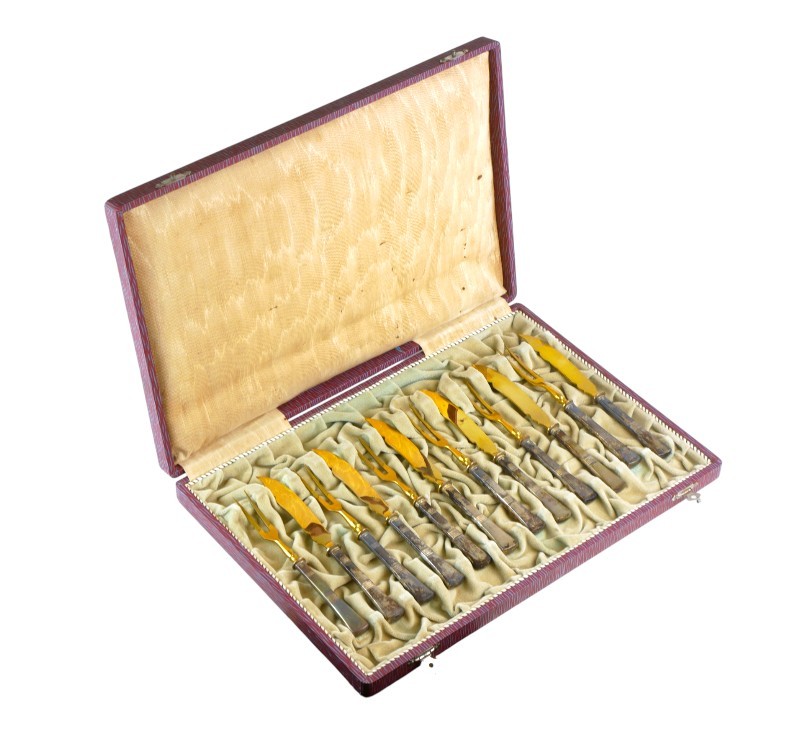 Stříbrné dezertní příbory