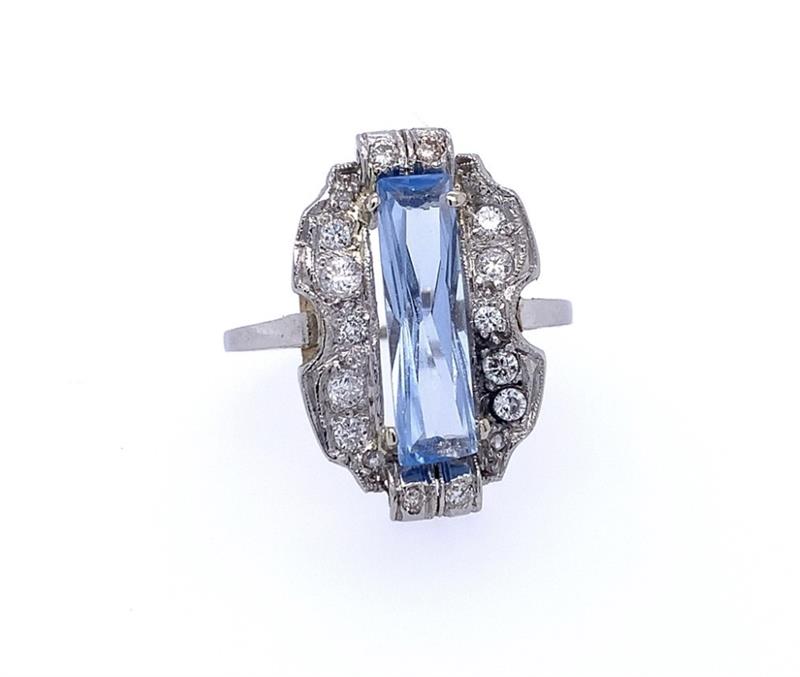 Art deco starožitný prsten s brilianty a akvamarínem