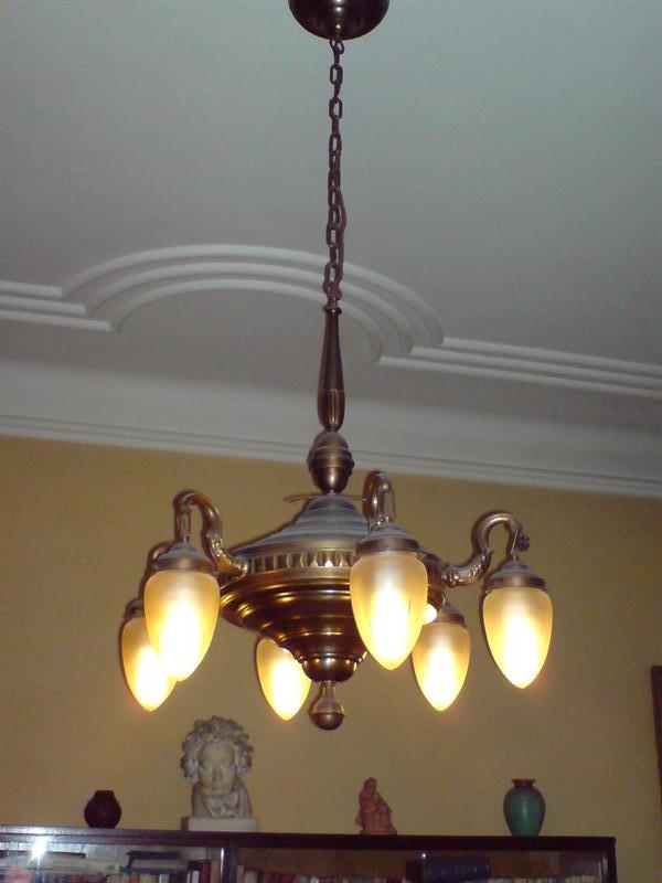 Svítidlo s broušenými olivami