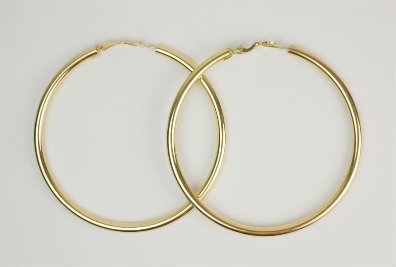 Zlaté kruhové náušnice