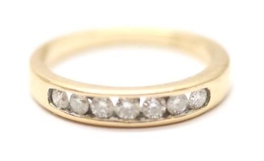 Zlatý prsten s diamanty