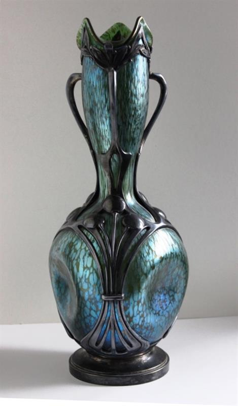 Váza  Loetz v montáži, creta Papillon