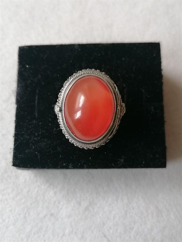 Stříbrný prsten jedáček