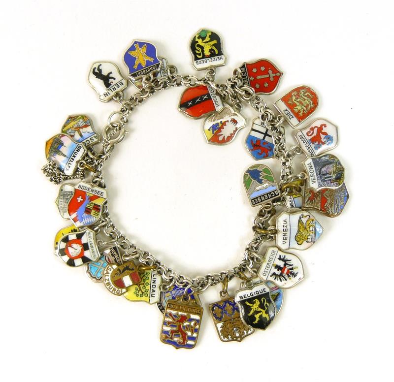 Stříbrný náramek se smaltovanými přívěšky