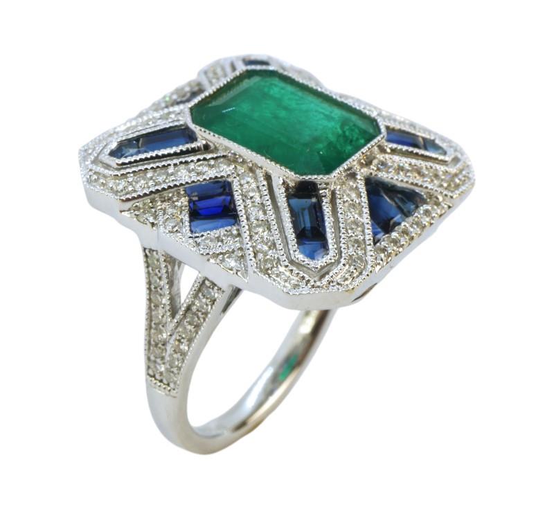 Zlatý prsten se smaragdem, safíry a brilianty