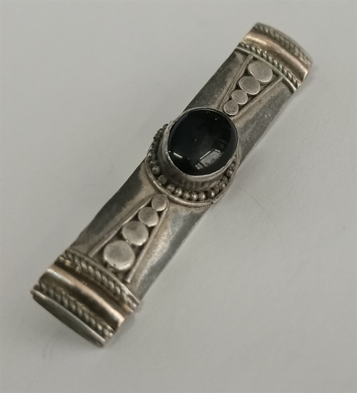 Art deco brož stříbro a onyx