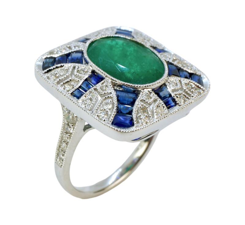 Zlatý prsten se smaragdem, safíry a brilianty