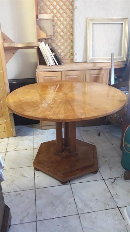 Kulatý sklápěcí stůl biedermeier