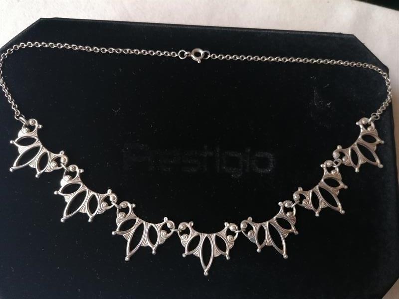 Stříbrný náhrdelník