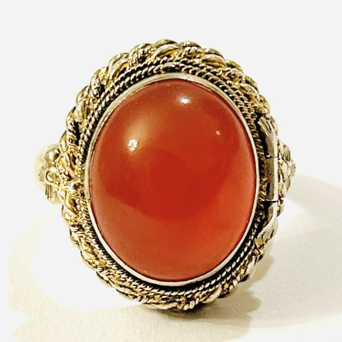 Stříbrný zlacený "jedový" prsten s karneolem