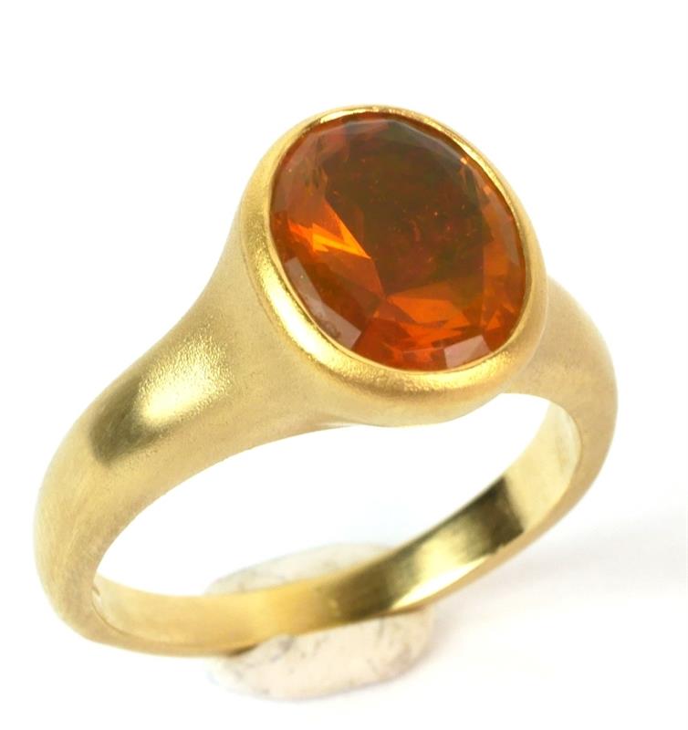 Zlatý prsten s opálem