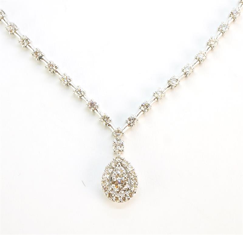 Zlatý náhrdelník s brilianty