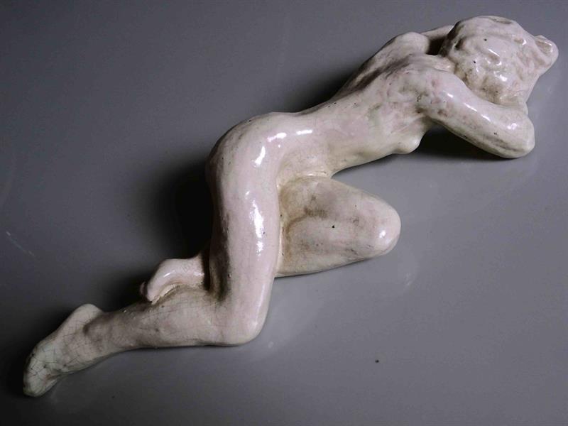 plastika - ležící akt, 30. léta