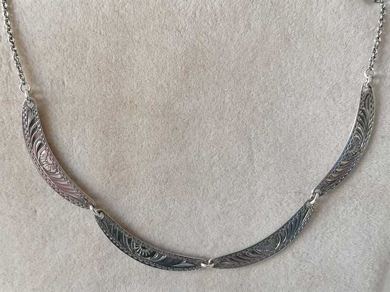 Stříbrný náhrdelník