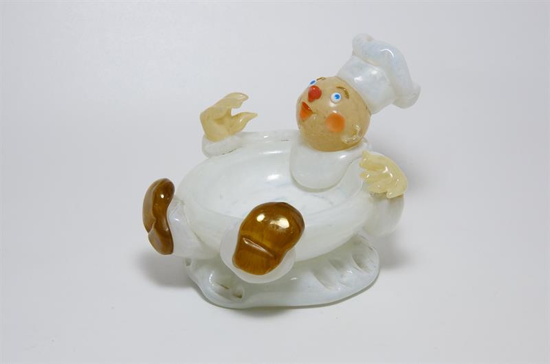 KUCHAŘ skleněná figurka návrh Vilém DOSTRAŠIL Železný Brod