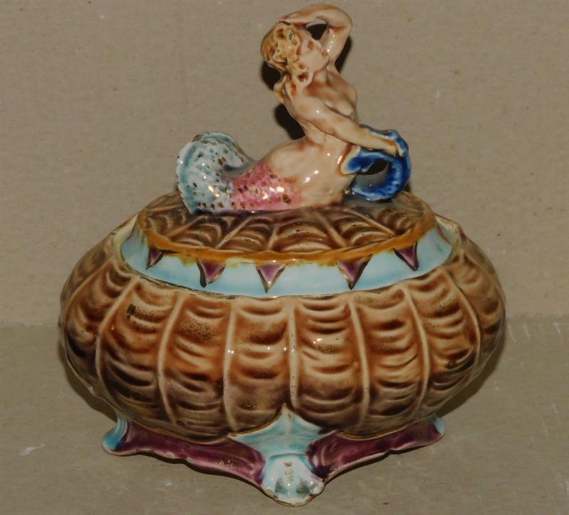 Dóza s Nereidou - keramika, perfektní stav, ZNOJMO