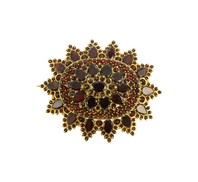 Brož s českými granáty ve tvaru květu, 19. století