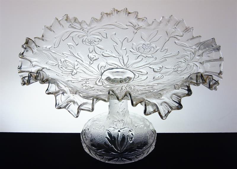 Secesní velmi dekorativní nástolec čiré ručně lisované sklo