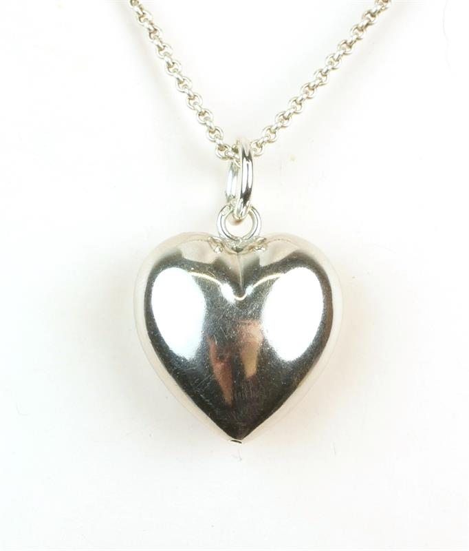 Stříbrný náhrdelník se srdcem