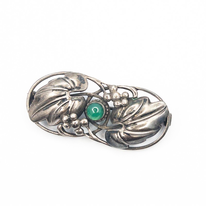 Theodor Fahrner, Secesní stříbrná brož s chryzoprasem
