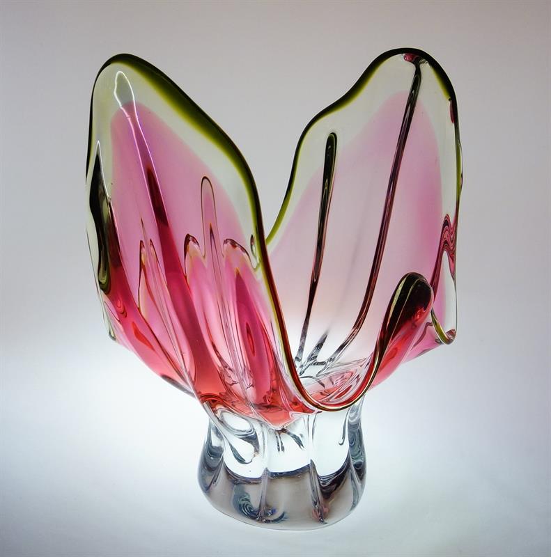 Mísa - objekt hutně tvarované rubínové sklo J.M. HOSPODK