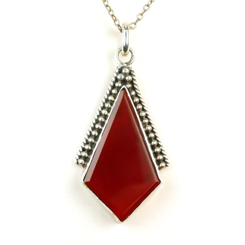 Stříbrný náhrdelník s karneolem