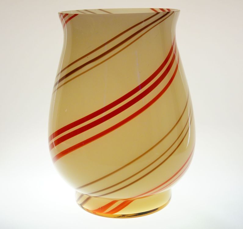 ART - DECO váza se zatavenou barevnou spirálou