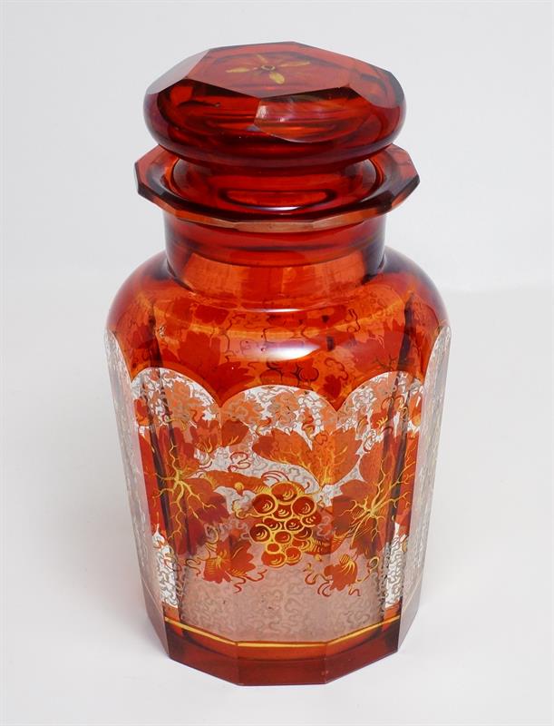 Broušená dóza s rubínovou lazurou, dekor víno - Biedermeier