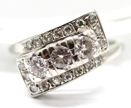 Zlatý prsten s diamanty