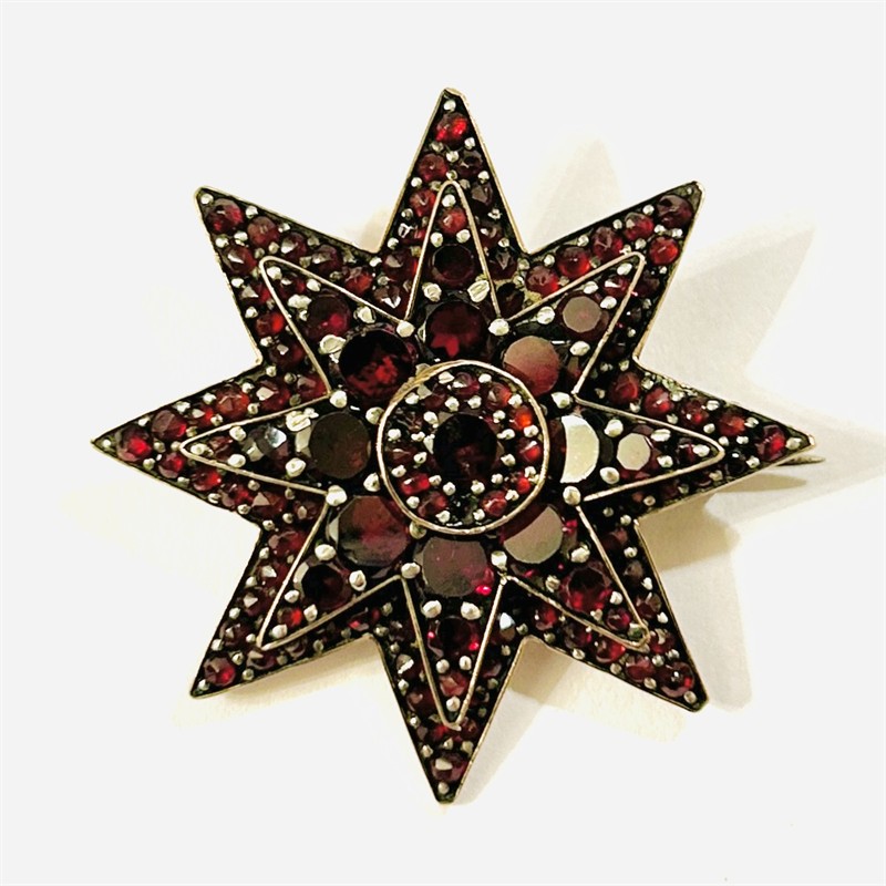 Starožitná brož "hvězda" s českými granáty