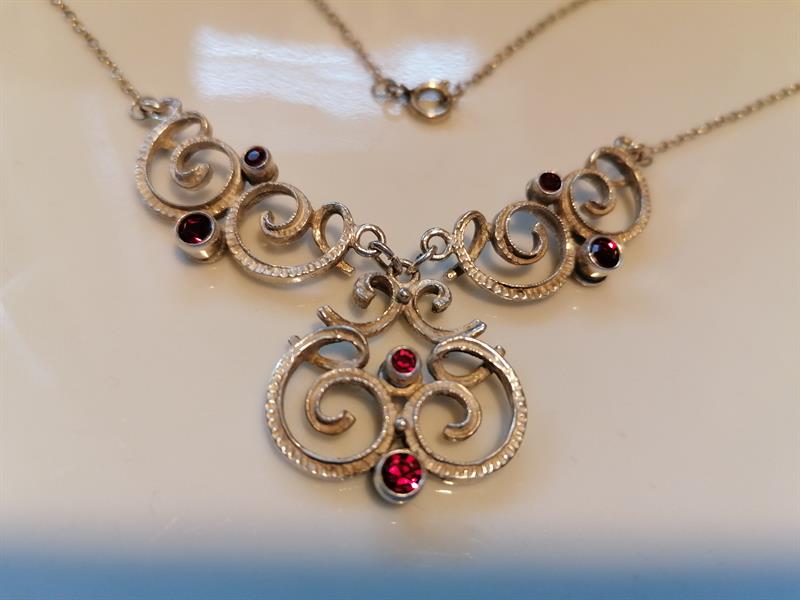 Stříbrný náhrdelník