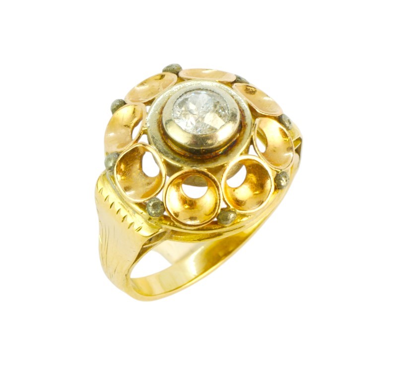 Zlatý prsten s briliantem