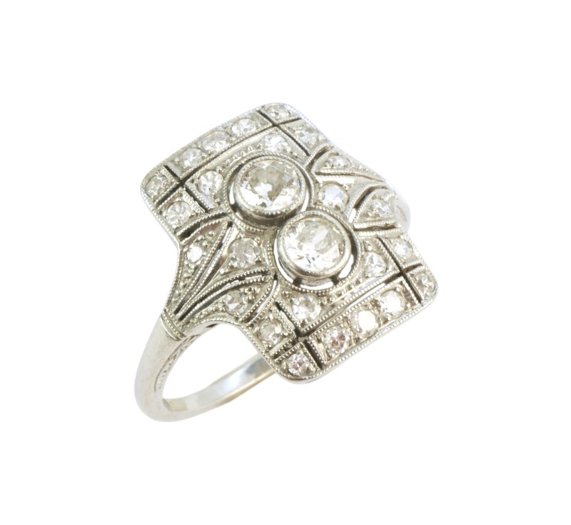 Platinový prsten s brilianty