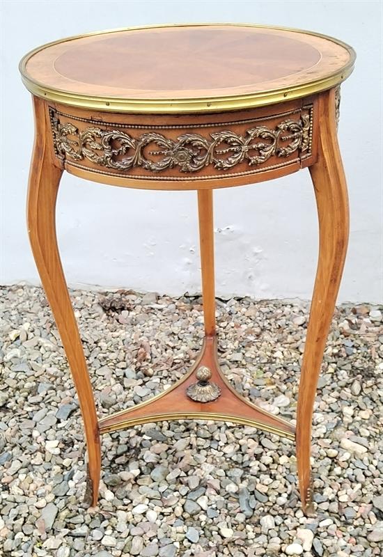 Francouzský stoleček