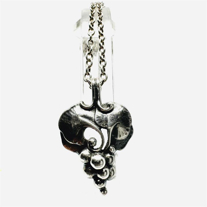 Stříbrný náhrdelník Georg Jensen