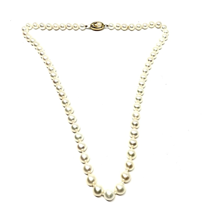 Perlový náhrdelník se zlatým zapínáním
