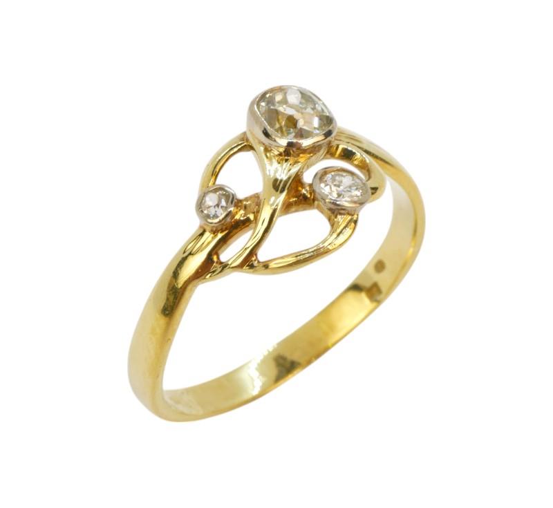 Zlatý prsten s diamanty