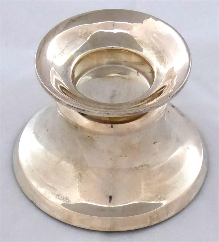 Stříbrný nízký kulatý svícen - Německo