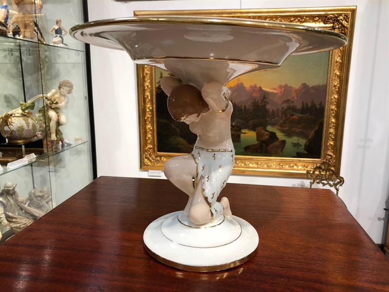 Royal Dux, dekorativní figurální mísa