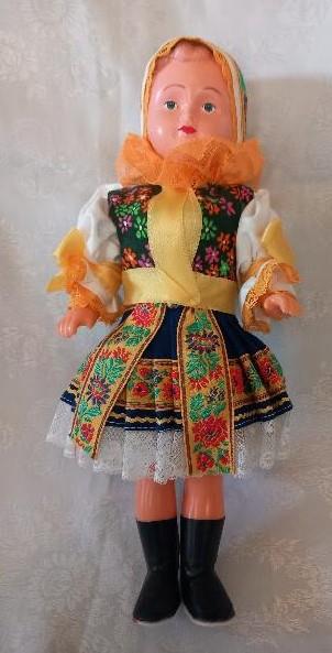 Panenka sběratelská,piešťanský kroj,Lidová tvorba Uh. Brod