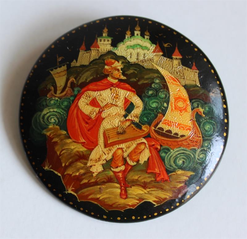 Ruská laková brož