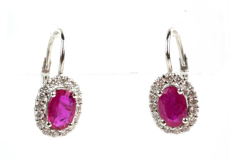 Zlaté náušnice s rubíny a brilianty