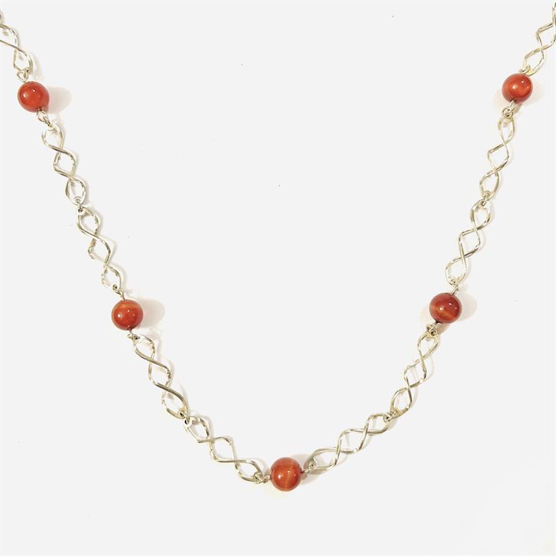 Stříbrný náhrdelník s acháty, 81 cm