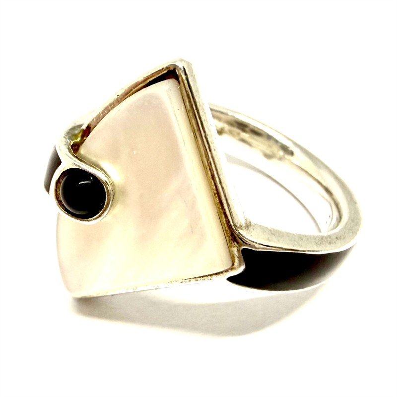 Originální stříbrný prsten s perletí a smaltem