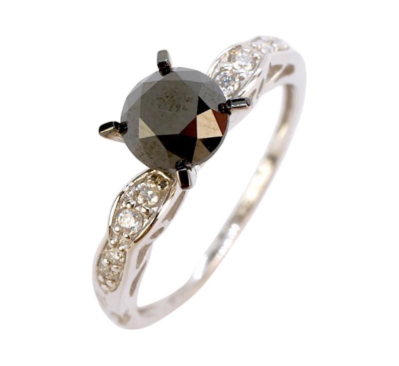 Zlatý prsten s černým diamantem a brilianty