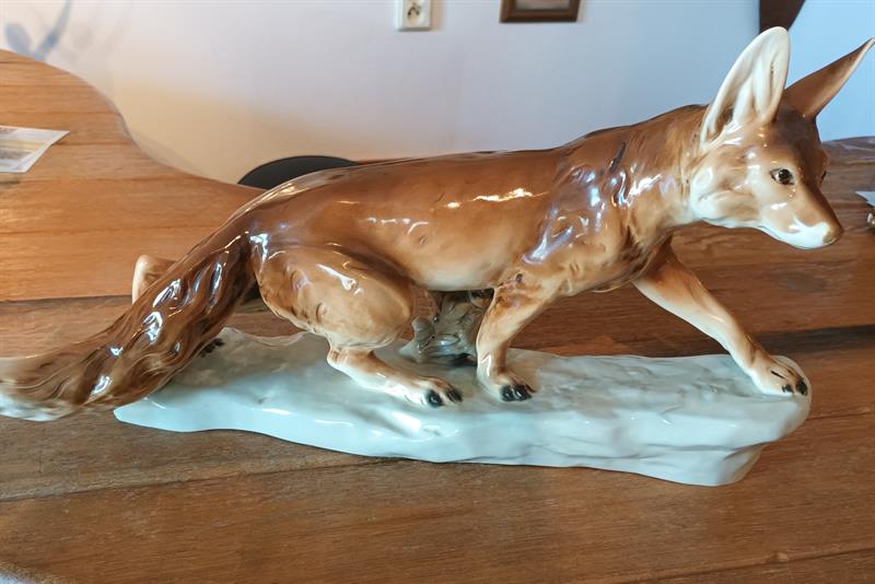 Velká plastika lišky.