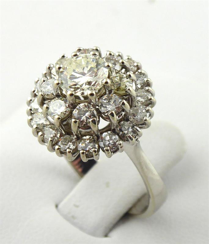 Efektní zlatý prsten s 25 diamanty - 2,00 ct