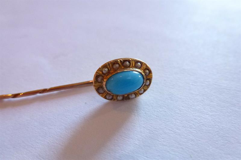 Zlatá secesní jehlice do kravaty