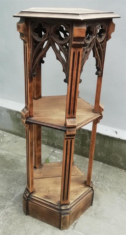 Pseudo goticky sloup