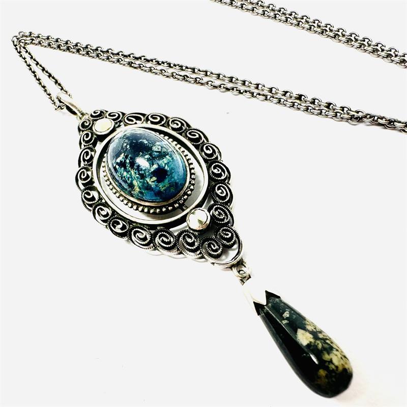 Stříbrný secesní náhrdelník s ověsem